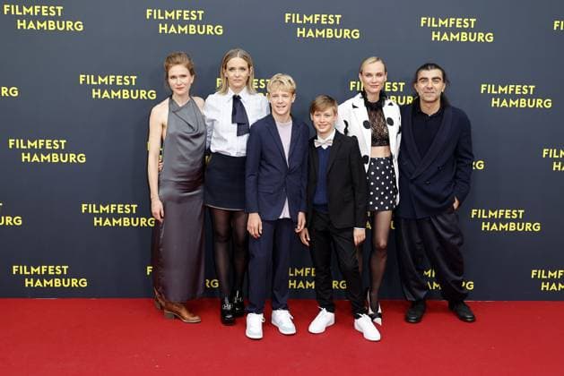 Lisa Hagmeister, Laura Tonke, Jasper Billerbeck, Kian Koeppke, Diane Kruger und Fatih Akin bei der Amrum Film Premiere am 27.09.2025 im Rahmen vom 33. Filmfest in Hamburg Diane Krugers öAmrum Filmpremiere beim Filmfest in Hamburg