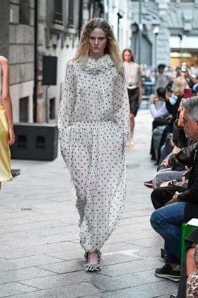 Milan, Italy: Milan, Milan Women s Fashion Week Spring Summer 2026 - Women s Fashion, Spring Summer 2026. - MSGM fashion show - catwalk - photo: model Milan Italy  - ZUMAp169 20250927_zea_p169_856 Copyright: xSimonaxChiocciax