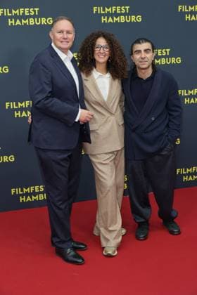 Filmfest Hamburg Carsten Brosda, Malika Rabahallah, Fatih Akin, Premiere des Films AMRUM auf dem Filmfest Hamburg im Cinemaxx Dammtor, Hamburg, 27.09.2025 Copyright: xEventpressxBecherx