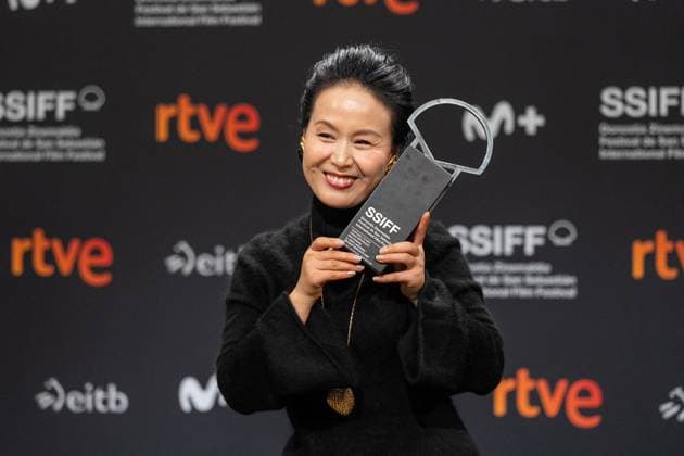 List of winners at the 73rd San Sebastian International Film Festival SAN SEBASTIAN, SPAIN - SEPTEMBER 27: The Spanish film Los Domingos (Sundays), by director Alauda Ruiz de Azua, won the Golden Shell for best film at the 73rd San Sebastian International Film Festival in San Sebastian on September 27, 2025. Javi Julio Anadolu San Sebastian Spain. Editorial use only. Please get in touch for any other usage.  Copyright: x2025xAnadoluxJavixJuliox