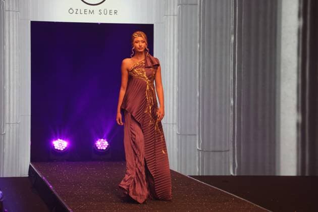 The CodeFashion Runway fashion show held in Bulgaria SOFIA, BULGARIA - SEPTEMBER 27: A model walks the runway at the CodeFashion Runway fashion show in Sofia, Bulgaria on September 27, 2025. The autumn winter event in the capital Sofia showcased collections by renowned fashion designers from Turkiye, Bulgaria, Croatia, Romania, Montenegro, North Macedonia, and Greece. Dzhanan Mehmed Ismail Anadolu Sofia Bulgaria. Editorial use only. Please get in touch for any other usage.  Copyright: x2025xAnadoluxDzhananxMehmedxIsmailx