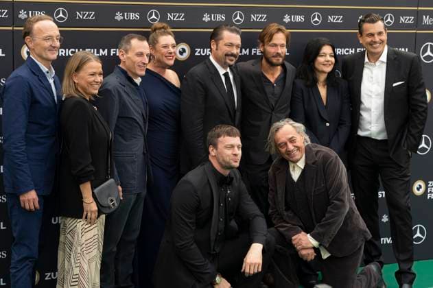 Peter Jordan, Nova Meierhenrich, William Sherak, Amber Freeman, Wolfgang Cerny, James Vanderbilt, Dariusz Wolski, Andreas Pietschmann, Jasmin Tabatabai und Benjamin Tappan bei der Premiere des Kinofilms Nuremberg Nürnberg auf dem 21. Zurich Film Festival 2025 im Festivalzentrum. Zürich, 27.09.2025