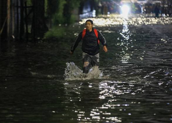 People Affected After Heavy Rainfall Hit the City People were affected by flooding on Ignacio Zaragoza Avenue and surrounding streets in the east of the city, due to the heavy rains that hit the country s capital. on September 27, 2025 in Mexico City, Mexico. Mexico City CDMX Mexico Copyright: xIanxRoblesx