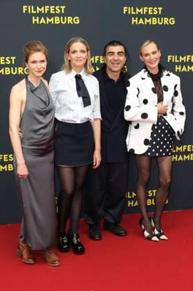 abb Lisa Hagmeister, Laura Tonke, Diane Kruger, Fatih Akin Regisseur Schauspieler zu Gast auf dem Roten Teppich bei der Kino Film Premiere Amrum auf dem Filmfest Hamburg im Cinemaxx Kino am Dammtor am 27.09.2025 in Hamburg Hamburg Deutschland