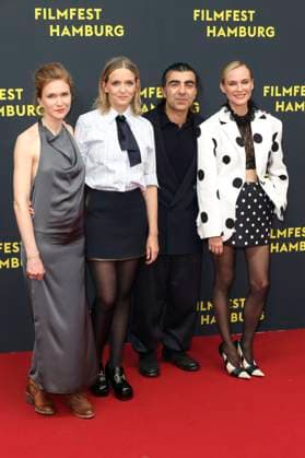abb Lisa Hagmeister, Laura Tonke, Diane Kruger, Fatih Akin Regisseur Schauspieler zu Gast auf dem Roten Teppich bei der Kino Film Premiere Amrum auf dem Filmfest Hamburg im Cinemaxx Kino am Dammtor am 27.09.2025 in Hamburg Hamburg Deutschland
