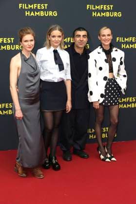 Lisa Hagmeister, Laura Tonke, Fatih Akin und Diane Kruger bei der Premiere des Kinofilms Amrum auf dem 33. Filmfest Hamburg 2025 im Cinemaxx Dammtor. Hamburg, 27.09.2025