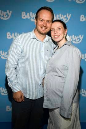 abb Adrian Graul und Maria Graziala schwanger Blond Gilmore Diaries zu Gast auf dem blauen Teppich bei der Film Premiere Bluey im Kino Kuechenspass Kollektion im CinemaxX Berlin Potsdamer Platz am 27.09.2025 in Berlin Berlin Deutschland