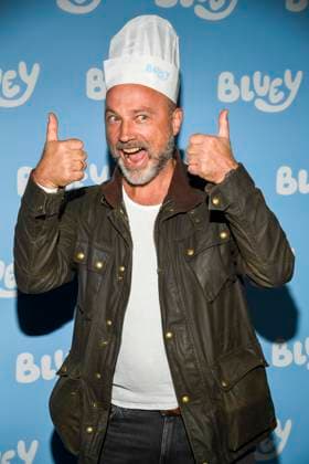 abb Wolfgang Eissler Regisseur mit Kochmuetze zu Gast auf dem blauen Teppich bei der Film Premiere Bluey im Kino Kuechenspass Kollektion im CinemaxX Berlin Potsdamer Platz am 27.09.2025 in Berlin Berlin Deutschland