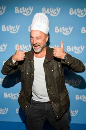 abb Wolfgang Eissler Regisseur mit Kochmuetze zu Gast auf dem blauen Teppich bei der Film Premiere Bluey im Kino Kuechenspass Kollektion im CinemaxX Berlin Potsdamer Platz am 27.09.2025 in Berlin Berlin Deutschland