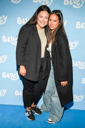 abb Demet Dinc mit Schwester Jenna Lamia Dinc zu Gast auf dem blauen Teppich bei der Film Premiere Bluey im Kino Kuechenspass Kollektion im CinemaxX Berlin Potsdamer Platz am 27.09.2025 in Berlin Berlin Deutschland