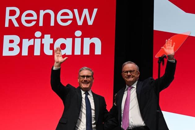 News Bilder des Tages ANTHONY ALBANESE UK VISIT, Prime Minister of the United Kingdom Keir Starmer (left) and Australian Prime Minister Anthony Albanese react after delivering a speech at the UK Labour Annual Conference in Liverpool, United Kingdom, Sunday, September 28, 2025. ( NO ARCHIVING Liverpool United Kingdom  Copyright: xLukasxCochx 20250929186613169622