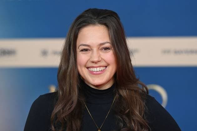 Katharina SCHEUBA (Schauspielerin), Einzelbild,angeschnittenes Einzelmotiv,Portraet,Portrait,Porträt. Filmpremiere MOMO am 128.09.2025 im Mathaeser Kino in Muenchen.