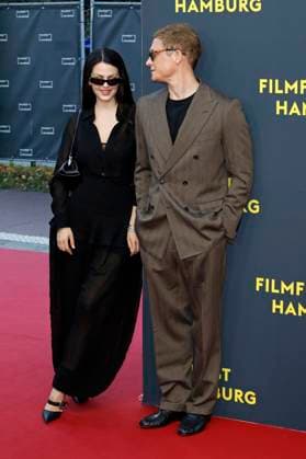 Ruby O. Fee und Matthias Schweighöfer bei der Premiere des Kinofilms Das Leben der Wünsche auf dem 33. Filmfest Hamburg 2025 im Cinemaxx Dammtor. Hamburg, 28.09.2025