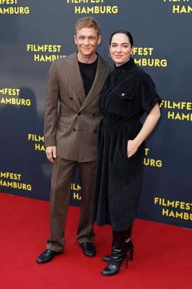 Matthias Schweighöfer und Verena Altenberger bei der Premiere des Kinofilms Das Leben der Wünsche auf dem 33. Filmfest Hamburg 2025 im Cinemaxx Dammtor. Hamburg, 28.09.2025