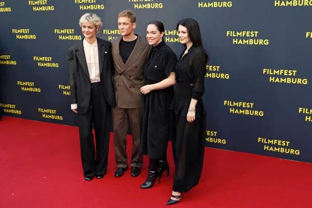 Luise Heyer, Matthias Schweighöfer, Verena Altenberger und Ruby O. Fee bei der Premiere des Kinofilms Das Leben der Wünsche auf dem 33. Filmfest Hamburg 2025 im Cinemaxx Dammtor. Hamburg, 28.09.2025