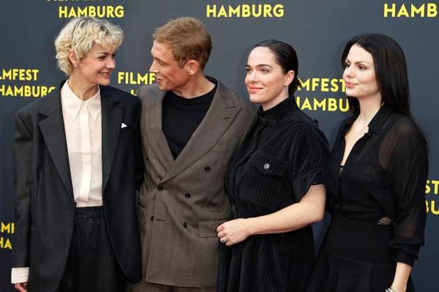 Luise Heyer, Matthias Schweighöfer, Verena Altenberger und Ruby O. Fee bei der Premiere des Kinofilms Das Leben der Wünsche auf dem 33. Filmfest Hamburg 2025 im Cinemaxx Dammtor. Hamburg, 28.09.2025