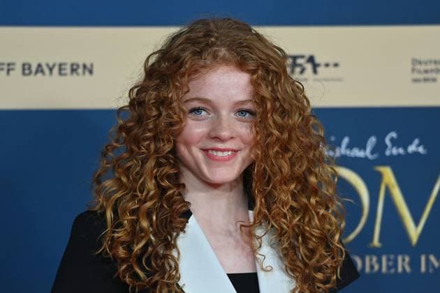 Alexa Goodall (Schauspielerin), Einzelbild,angeschnittenes Einzelmotiv,Portraet,Portrait,Porträt. Filmpremiere MOMO am 128.09.2025 im Mathaeser Kino in Muenchen.