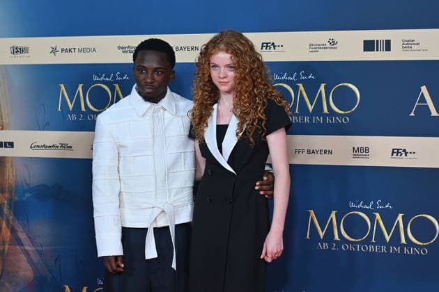 v.li: Araloyin Oshunrem,Alexa Goodall, Filmpremiere MOMO am 128.09.2025 im Mathaeser Kino in Muenchen.