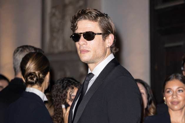 MFW Giorgio Armani arrivals MP David Corenswet arrives to Pinacoteca of Brera to attending the Giorgio Armani fashion show during Milan s Fashion Week Womenswear Spring Summer 2026, on September 28, 2025 in Milan (Italy). Photo by Marco Piovanotto Abacapress.com  Copyright: xPiovanottoxMarco ABACAx