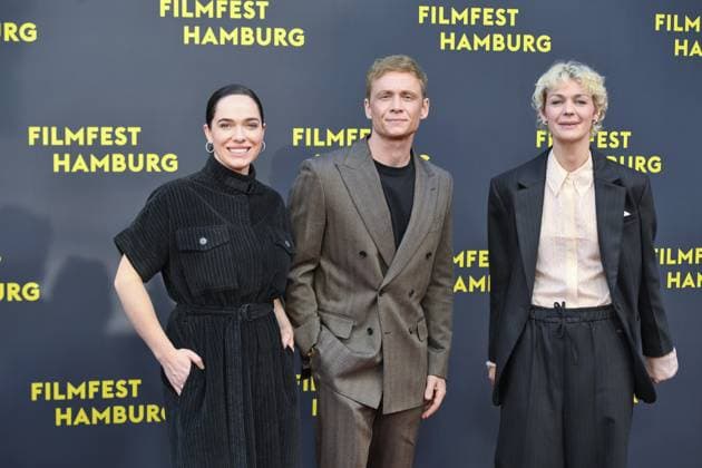 Verena Altenberger, Matthias Schweighöfer und Luise Heyer bei der Premiere Das Leben der Wünsche im Rahmen des Filmfest Hamburg in Hamburgam 28.09.2025