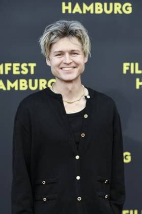 Tom Böttcher bei der Premiere Das Leben der Wünsche im Rahmen des Filmfest Hamburg in Hamburgam 28.09.2025