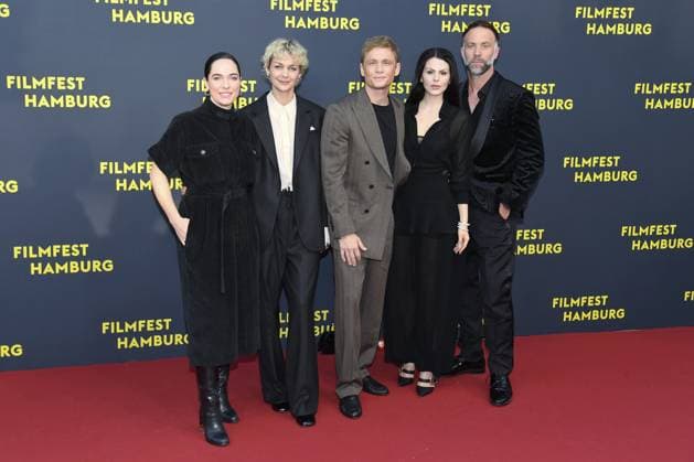 Verena Altenberger, Luise Heyer, Matthias Schweighöfer, Ruby O. Fee und Erik Schmitt bei der Premiere Das Leben der Wünsche im Rahmen des Filmfest Hamburg in Hamburgam 28.09.2025