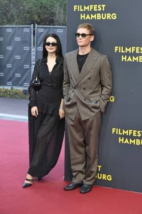 Ruby O. Fee und Matthias Schweighöfer bei der Premiere Das Leben der Wünsche im Rahmen des Filmfest Hamburg in Hamburgam 28.09.2025
