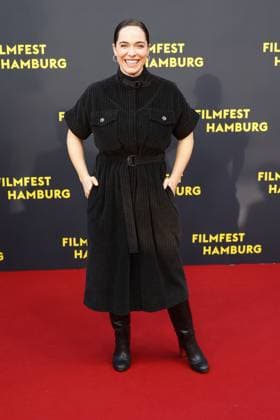 Verena Altenberger bei der Das Leben der Wuensche Film Premiere am 28.09.2025 im Rahmen vom 33. Filmfest in Hamburg Matthias Schweighoefer & Ruby O. Fee - Das Leben der Wuensche feiert Premiere beim Filmfest in Hamburg