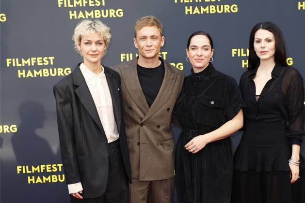 Luise Heyer, Matthias Schweighoefer, Verena Altenberger und Ruby O. Fee bei der Das Leben der Wuensche Film Premiere am 28.09.2025 im Rahmen vom 33. Filmfest in Hamburg Matthias Schweighoefer & Ruby O. Fee - Das Leben der Wuensche feiert Premiere beim Filmfest in Hamburg