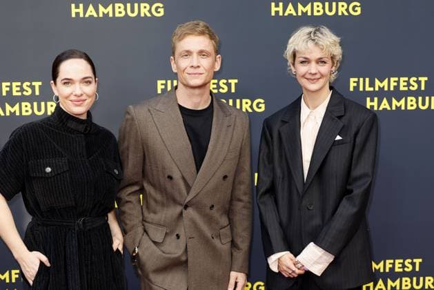 Verena Altenberger, Matthias Schweighoefer und Luise Heyer bei der Das Leben der Wuensche Film Premiere am 28.09.2025 im Rahmen vom 33. Filmfest in Hamburg Matthias Schweighoefer & Ruby O. Fee - Das Leben der Wuensche feiert Premiere beim Filmfest in Hamburg