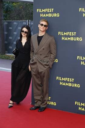 Ruby O. Fee und Matthias Schweighoefer bei der Das Leben der Wuensche Film Premiere am 28.09.2025 im Rahmen vom 33. Filmfest in Hamburg Matthias Schweighoefer & Ruby O. Fee - Das Leben der Wuensche feiert Premiere beim Filmfest in Hamburg
