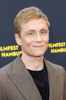 Matthias Schweighoefer bei der Das Leben der Wuensche Film Premiere am 28.09.2025 im Rahmen vom 33. Filmfest in Hamburg Matthias Schweighoefer & Ruby O. Fee - Das Leben der Wuensche feiert Premiere beim Filmfest in Hamburg