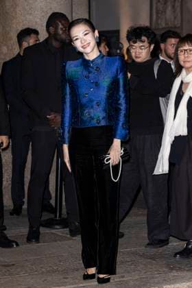 MFW Giorgio Armani arrivals MP A guest arrives to Pinacoteca of Brera to attending the Giorgio Armani fashion show is held during Milan s Fashion Week Womenswear Spring Summer 2026, on September 28, 2025 in Milan (Italy). Photo by Marco Piovanotto Abacapress.com  Copyright: xPiovanottoxMarco ABACAx