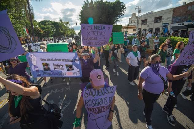 Women taking part during a demonstration in the main streets of the Queretaro for the Global Day of Action for Legal, Safe, and Accessible Abortion. on September 28, 2025 in Quertetaro, Mexico. Queretaro Mexico - ZUMAe321 20250928_zia_e321_010 Copyright: xJosexCarrerax