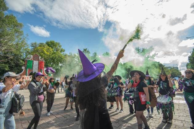 Bilder des Jahres 2025, News September 09 Women taking part during a demonstration in the main streets of the Queretaro for the Global Day of Action for Legal, Safe, and Accessible Abortion. on September 28, 2025 in Quertetaro, Mexico. Queretaro Mexico - ZUMAe321 20250928_zia_e321_017 Copyright: xJosexCarrerax