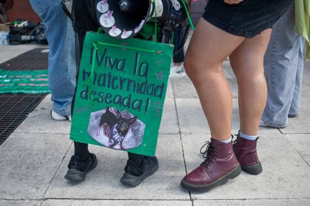 Women taking part during a demonstration in the main streets of the Queretaro for the Global Day of Action for Legal, Safe, and Accessible Abortion. on September 28, 2025 in Quertetaro, Mexico. Queretaro Mexico - ZUMAe321 20250928_zia_e321_019 Copyright: xJosexCarrerax