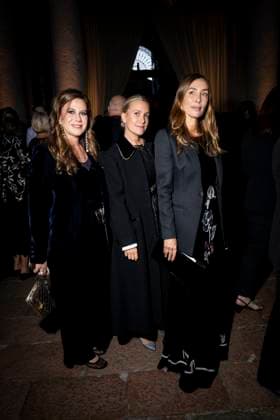 Milan Fashion Week - Women S S 2026 Giorgio Armani Fashion Show Front Row Pinacoteca di Brera - Milan, Italy Francesca Versace;Giulia Zoppas;guest Milan Fashion Week - Women S S 2026 Giorgio Armani Fashion Show Front Row Pinacoteca di Brera - Milan, Italy 28th September 2025  Copyright: xALFONSOxCATALANO SGPITALIAx