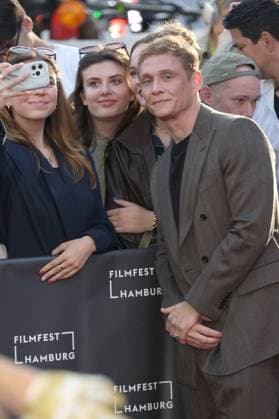 Filmfest Hamburg - Premiere Das Leben der Wünsche Matthias Schweighöfer, Premiere des Films Das Leben der Wünsche auf dem Filmfest Hamburg vor dem Cinemaxx Dammtor, Hamburg, 28.09.2025 Copyright: xEventpressxBecherx