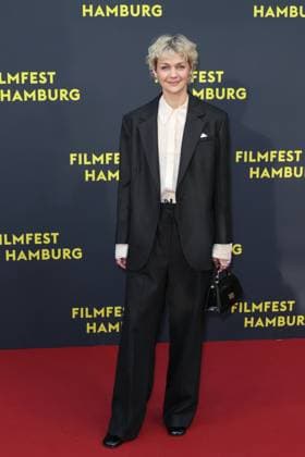 Filmfest Hamburg - Premiere Das Leben der Wünsche Luise Heyer, Premiere des Films Das Leben der Wünsche auf dem Filmfest Hamburg vor dem Cinemaxx Dammtor, Hamburg, 28.09.2025 Copyright: xEventpressxBecherx