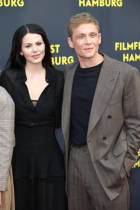 Filmfest Hamburg - Premiere Das Leben der Wünsche Matthias Schweighöfer, Ruby O. Fee, Premiere des Films Das Leben der Wünsche auf dem Filmfest Hamburg vor dem Cinemaxx Dammtor, Hamburg, 28.09.2025 Copyright: xEventpressxBecherx