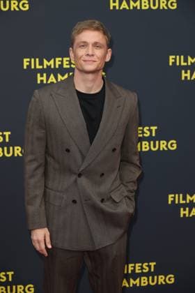 Filmfest Hamburg - Premiere Das Leben der Wünsche Matthias Schweighöfer, Premiere des Films Das Leben der Wünsche auf dem Filmfest Hamburg vor dem Cinemaxx Dammtor, Hamburg, 28.09.2025 Copyright: xEventpressxBecherx