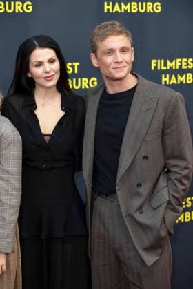 Matthias Schweighöfer, Ruby O. Fee, Premiere des Films Das Leben der Wünsche auf dem Filmfest Hamburg vor dem Cinemaxx Dammtor, Hamburg, 28.09.2025