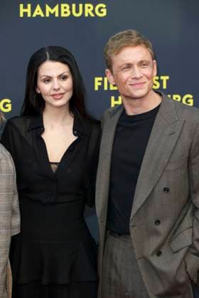 abb Matthias Schweighöfer Schweighoefer und Freundin Ruby O. Fee Schauspieler zu Gast auf dem Roten Teppich bei der Kino Film Premiere Das Leben der Wünsche Wuensche auf dem Filmfest Hamburg im Cinemaxx Kino am Dammtor am 28.09.2025 in Hamburg Hamburg Deutschland