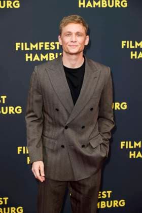 abb Matthias Schweighöfer Schweighoefer Schauspieler zu Gast auf dem Roten Teppich bei der Kino Film Premiere Das Leben der Wünsche Wuensche auf dem Filmfest Hamburg im Cinemaxx Kino am Dammtor am 28.09.2025 in Hamburg Hamburg Deutschland