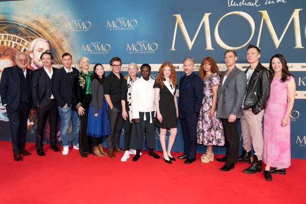 Christian Ditter, Araloyin Oshunremi, Alexa Goodall und Martin Freeman mit Cast und Team bei der Premiere des Kinofilms Momo im Mathäser Filmpalast. München, 28.09.2025