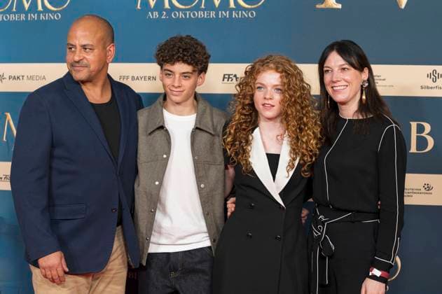 Alexa Goodall mit Familie bei der Premiere des Kinofilms Momo im Mathäser Filmpalast. München, 28.09.2025