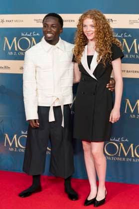 Araloyin Oshunremi und Alexa Goodall bei der Premiere des Kinofilms Momo im Mathäser Filmpalast. München, 28.09.2025