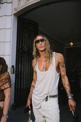 Dylan Tyron à larrivée au défilé Weinsanto Collection Femme Prêt à Porter Printemps Eté 2026 lors de la Fashion Week de Paris PFW , à Paris, France, le 29 septembre 2025 Sam Delpech Bestimage Celebrities arrive at the Weinsanto Womens Ready to Wear Spring Summer 2026 collection show during Paris Fashion Week PFW in Paris, France, on September 29, 2025 Sam Delpech Bestimage Paris France  Copyright: xSamxDelpechx xBestimagexSamxDelpechx xBestimagex