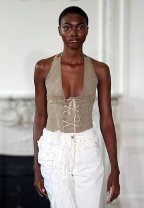 PFW - Weinsanto Runway A model walks the runway during the Weinsanto Womenswear Spring Summer 2026 show as part of Paris Fashion Week on September 29, 2025 in Paris, France. Photo by Alain-Gil Gonzalez ABACAPRESS.COM Paris France  Copyright: xGonzalezxAlain-Gil ABACAx