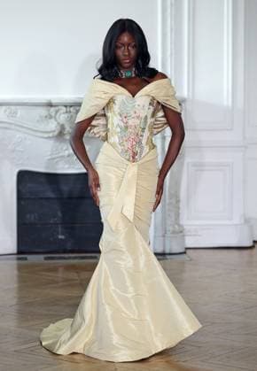 PFW - Weinsanto Runway A model walks the runway during the Weinsanto Womenswear Spring Summer 2026 show as part of Paris Fashion Week on September 29, 2025 in Paris, France. Photo by Alain-Gil Gonzalez ABACAPRESS.COM Paris France  Copyright: xGonzalezxAlain-Gil ABACAx